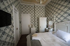 Anagennisis Hotel