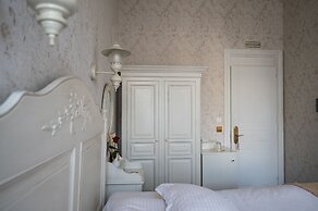 Anagennisis Hotel