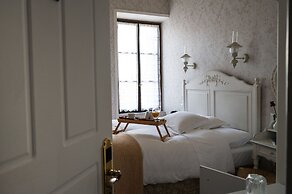 Anagennisis Hotel