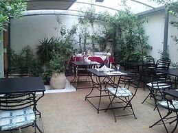 Anagennisis Hotel