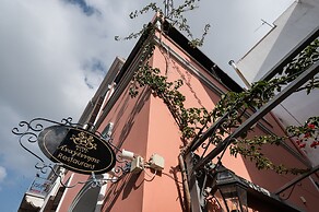 Anagennisis Hotel