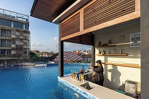 Villa Kayu Raja