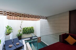 Villa Kayu Raja