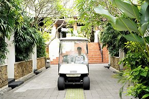Villa Kayu Raja