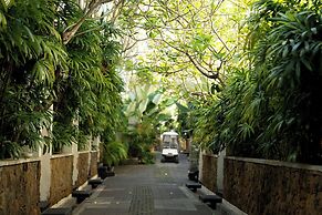 Villa Kayu Raja