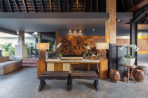 Villa Kayu Raja