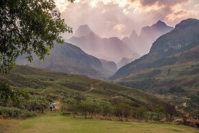 Cathedral Peak Hotel