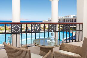 SUNRISE Arabian Beach Resort