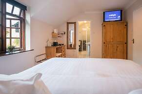 Woodside Lodge