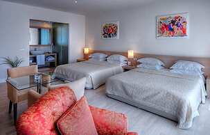 LVZZ Hotel - Boutique Class