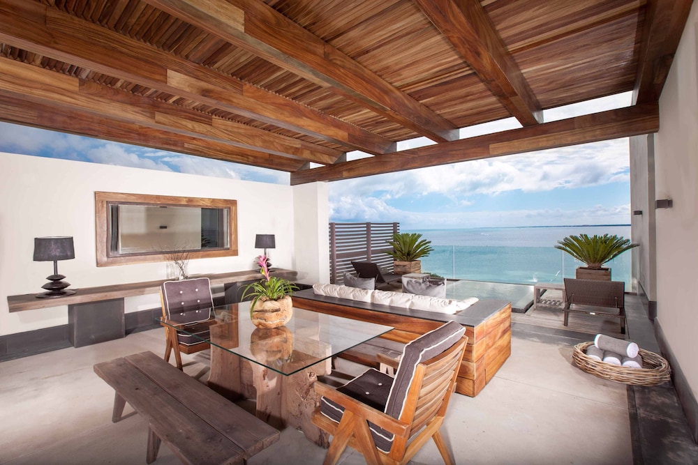 NIZUC Resort and Spa