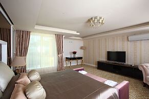 Royal Arena Hotel & Resort Spa