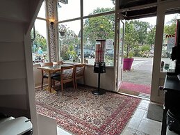 Hotel Isis