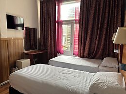 Hotel Isis