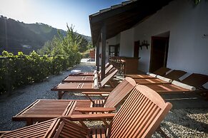 Ambelikos Traditional AgroHotel