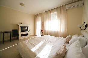 Dash Hotel