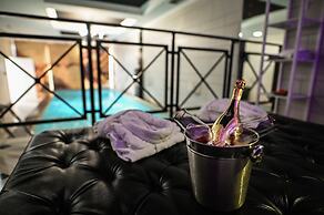 Dash Hotel