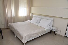Dash Hotel