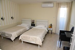Dash Hotel