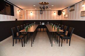 Dash Hotel