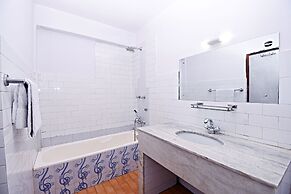 The Hotel Pleasure Home Inn