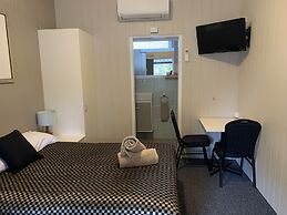 Titania Motel