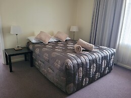 Titania Motel
