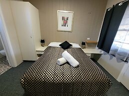 Titania Motel