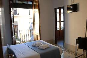La Perla Granada Suites