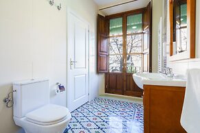 La Perla Granada Suites