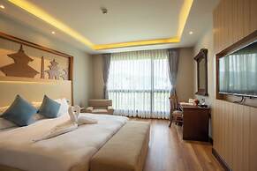 Pokhara Grande