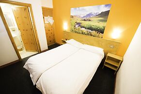 Hotel Teola