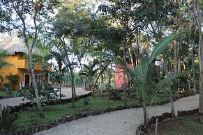 Real Mayab Hotel & Bungalows