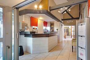 Brit Hotel Le Cygne