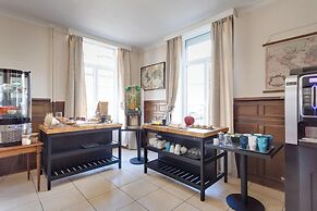 Brit Hotel Le Cygne