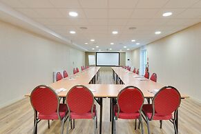 Brit Hotel Le Cygne
