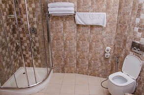 Best Western Plus Meridian Hotel