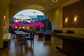 Best Western Plus Meridian Hotel