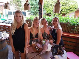 Jammin' Hostel & Bar