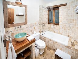 Sacred Dreams Lodge