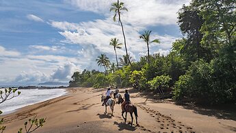 Copa De Arbol Beach & Rainforest Resort