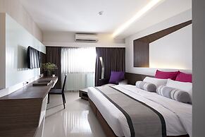 Nine Forty One Hotel