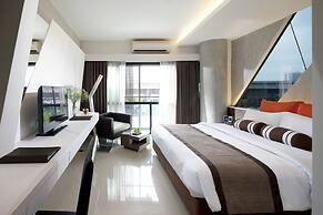 Nine Forty One Hotel