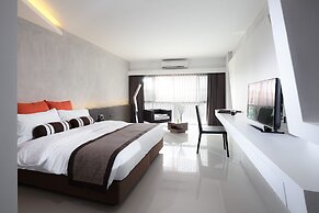 Nine Forty One Hotel