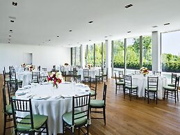 Topping Rose House