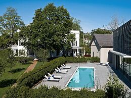 Topping Rose House