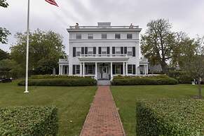 Topping Rose House