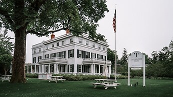 Topping Rose House