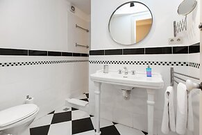 Chiconomy Suites