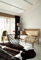 Chiconomy Suites